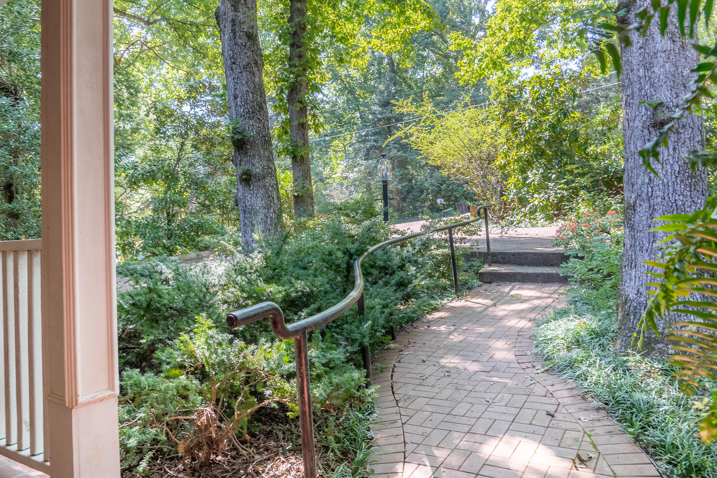 611 West Sunset Road Lookout Mountain, TN 37350 - Photo 3 of 20 WSunset-5