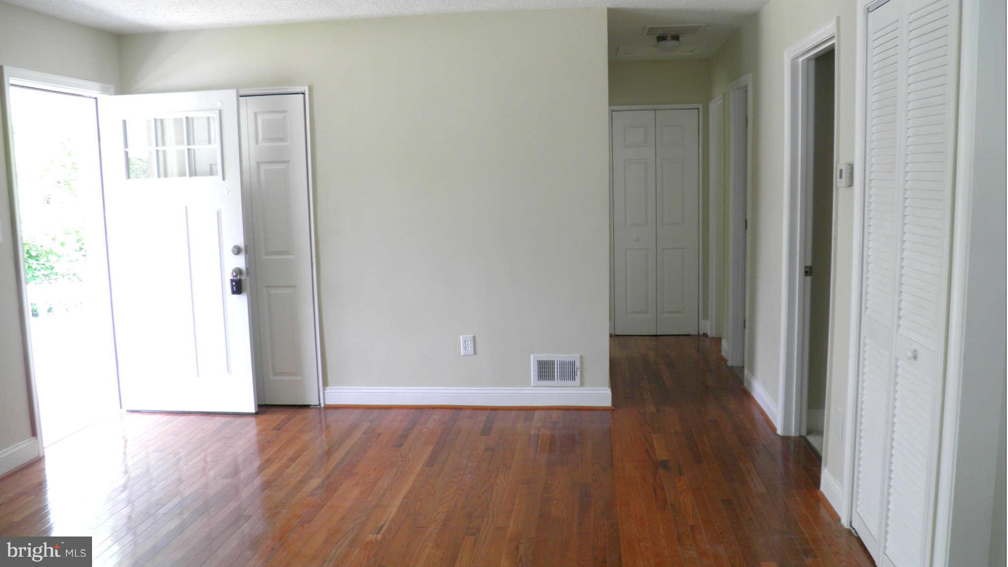 9114 Ardwick Ardmore Road Springdale, MD 20706 - Photo 28 of 30 Living Room