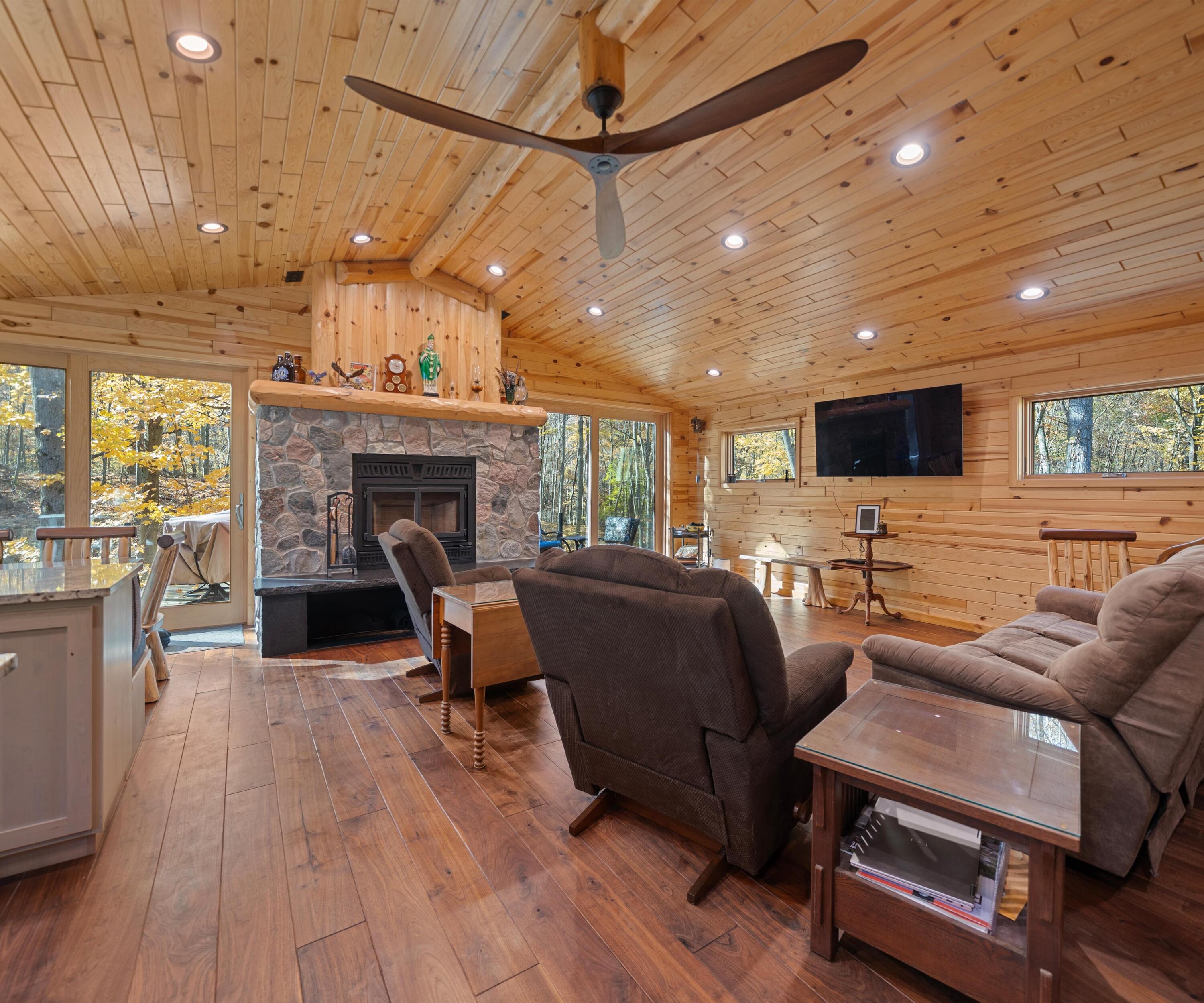 9820 Ionia Road Bellevue, MI 49021 - Photo 25 of 52 51-Family room