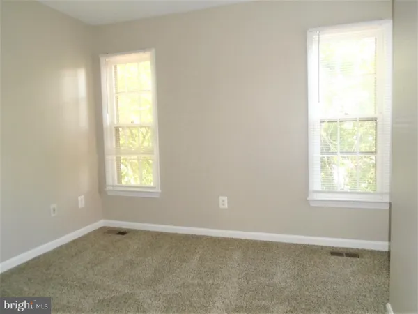 $3,550 | 1914 Duffield Lane, Alexandria, VA 22307