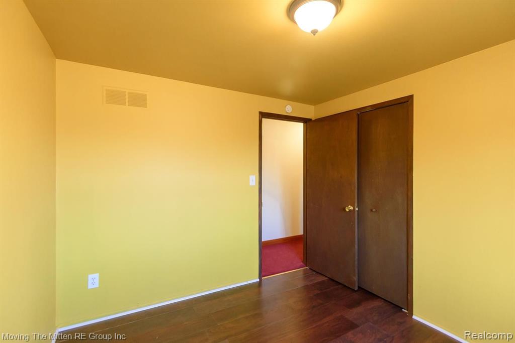 28205 Elwell Road Belleville, MI 48111 - Photo 24 of 45