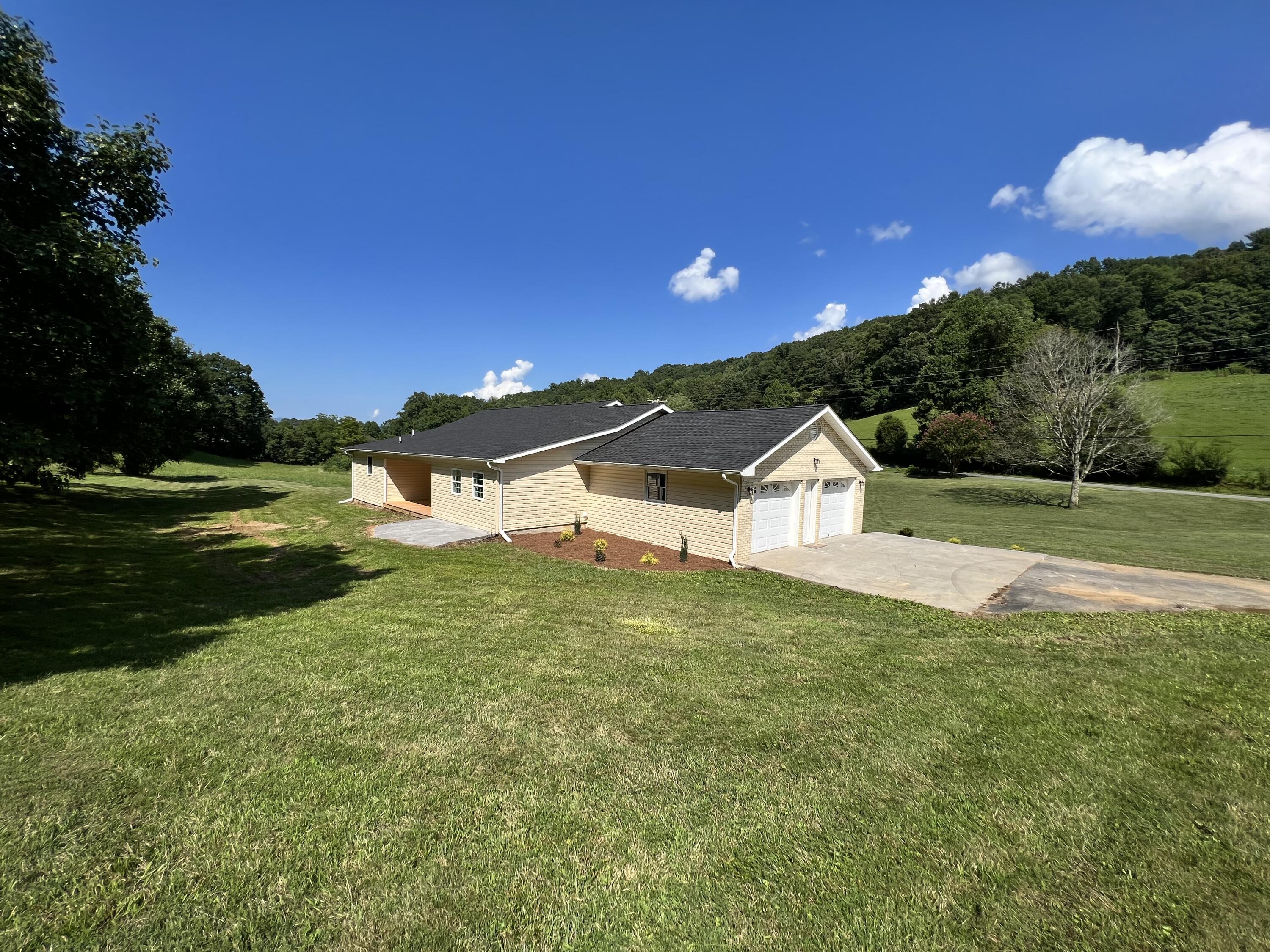 420 Long Hollow Road Elizabethton, TN 37643 - Photo 11 of 53 C9E59F69-28CE-48F7-88F5-BFB047B9980A