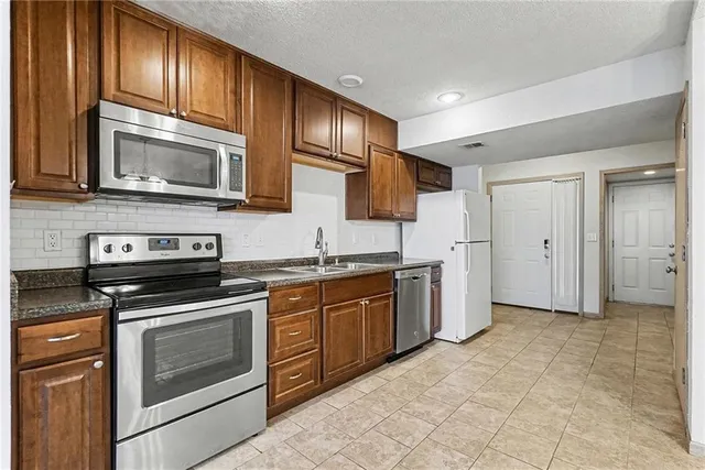 $185,000 | 8147 North Lawn Avenue, Kansas City, MO 64119