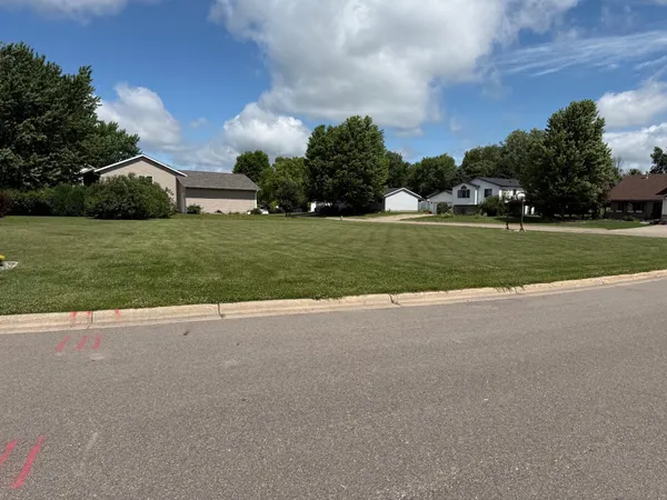 $25,000 | 301 Hilton Drive, St. Clair, MN 56080