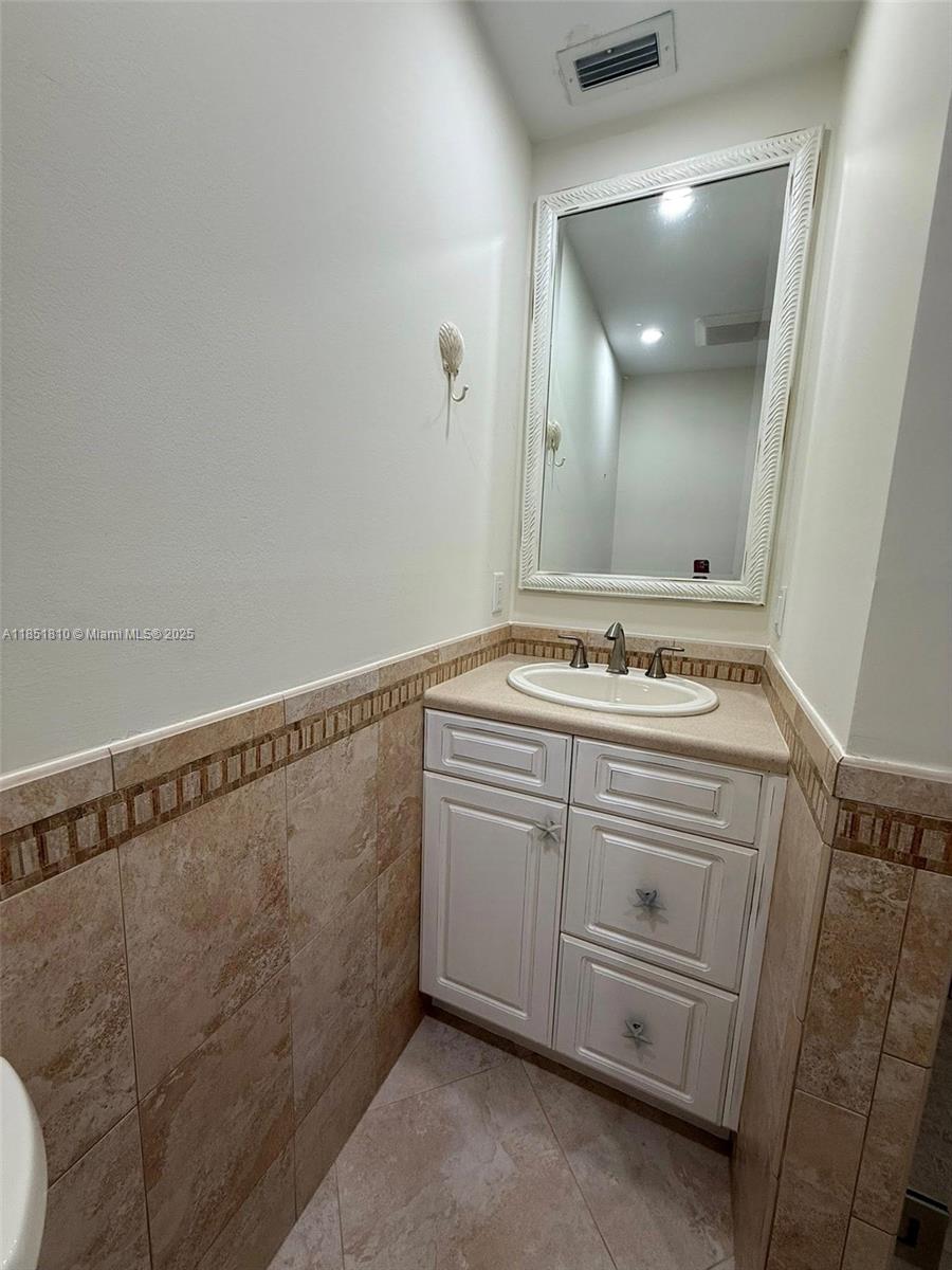 2929 Southeast Ocean Boulevard, Unit 14310 Stuart, FL 34996 - Photo 23 of 73