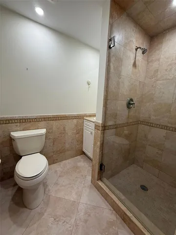 a view of empty room with window