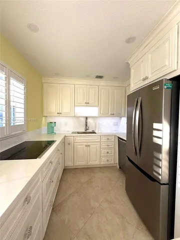 $199,800 | 2929 Southeast Ocean Boulevard, Unit 14310, Stuart, FL 34996