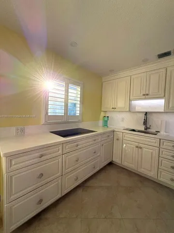 $199,800 | 2929 Southeast Ocean Boulevard, Unit 14310, Stuart, FL 34996