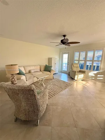 $199,800 | 2929 Southeast Ocean Boulevard, Unit 14310, Stuart, FL 34996