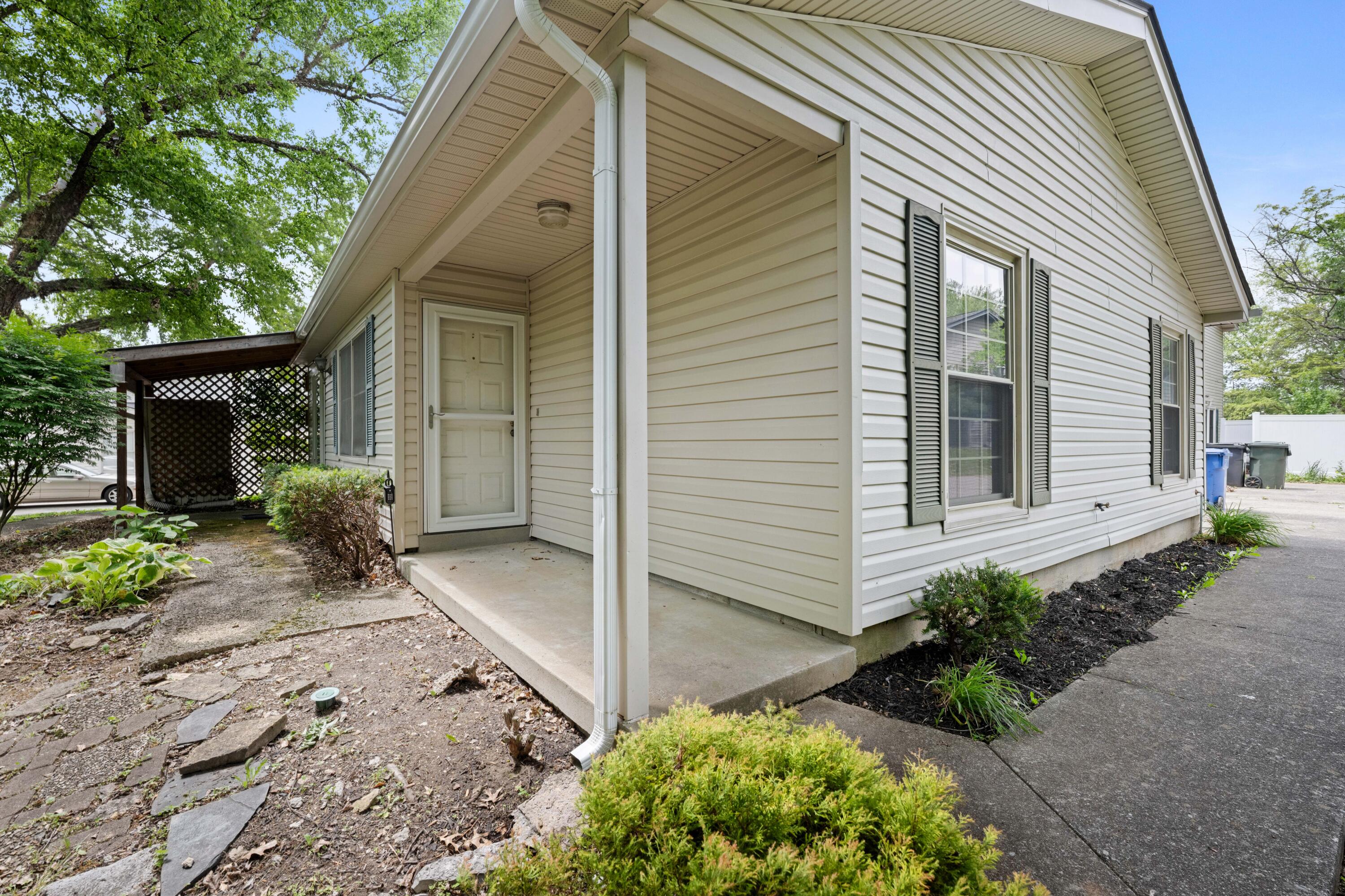 1124 Turkey Foot Road, Unit A Lexington, KY 40502 - Photo 2 of 20 JSB_3092