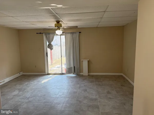 $2,400 | 71 Chelmsford Court, Baltimore, MD 21220