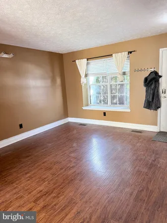 $2,400 | 71 Chelmsford Court, Baltimore, MD 21220