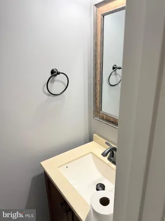 $2,400 | 71 Chelmsford Court, Baltimore, MD 21220