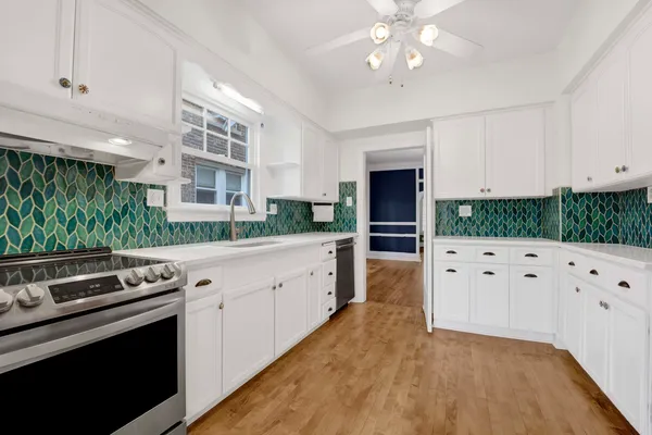 $4,250 | 636 South Euclid Avenue, Oak Park, IL 60304