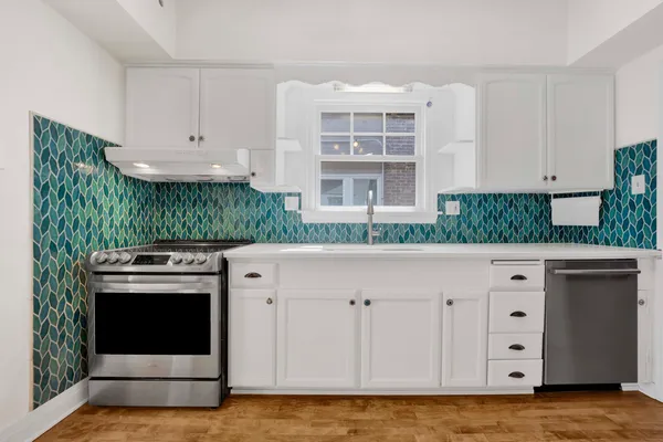 $4,250 | 636 South Euclid Avenue, Oak Park, IL 60304