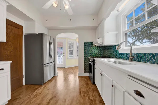 $4,250 | 636 South Euclid Avenue, Oak Park, IL 60304