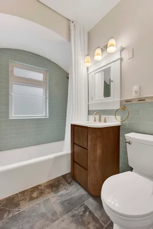 $4,250 | 636 South Euclid Avenue, Oak Park, IL 60304