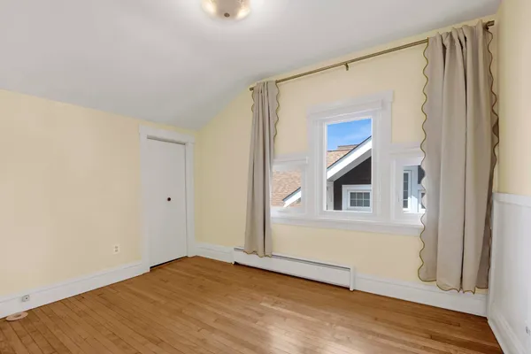 $4,250 | 636 South Euclid Avenue, Oak Park, IL 60304