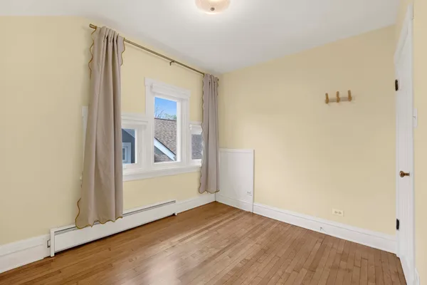 $4,250 | 636 South Euclid Avenue, Oak Park, IL 60304