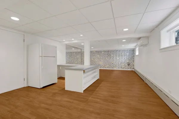 $4,250 | 636 South Euclid Avenue, Oak Park, IL 60304