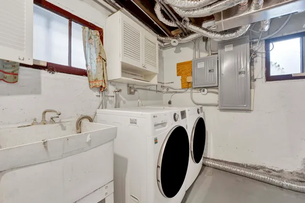 $4,250 | 636 South Euclid Avenue, Oak Park, IL 60304