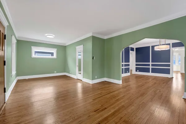 $4,250 | 636 South Euclid Avenue, Oak Park, IL 60304
