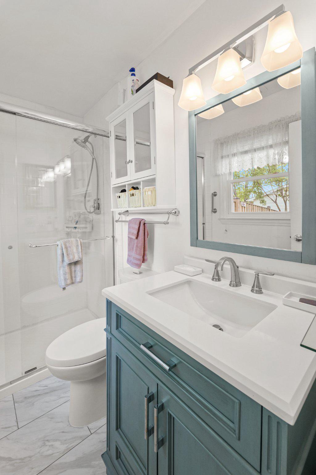 8871 Butternut Street Manassas, VA 20110 - Photo 15 of 29 Primary bathroom fully renovated.