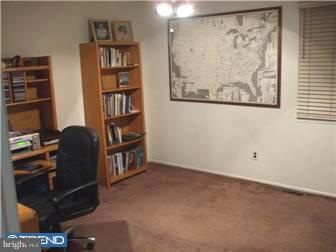 68 Hartford Road Sewell, NJ 08080 - Photo 5 of 12 Library
