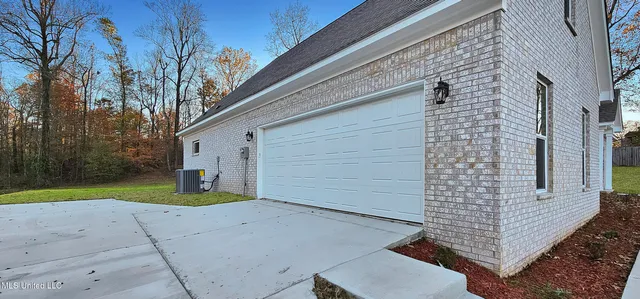 $364,900 | 10117 Emerald Forest Drive, Hernando, MS 38632