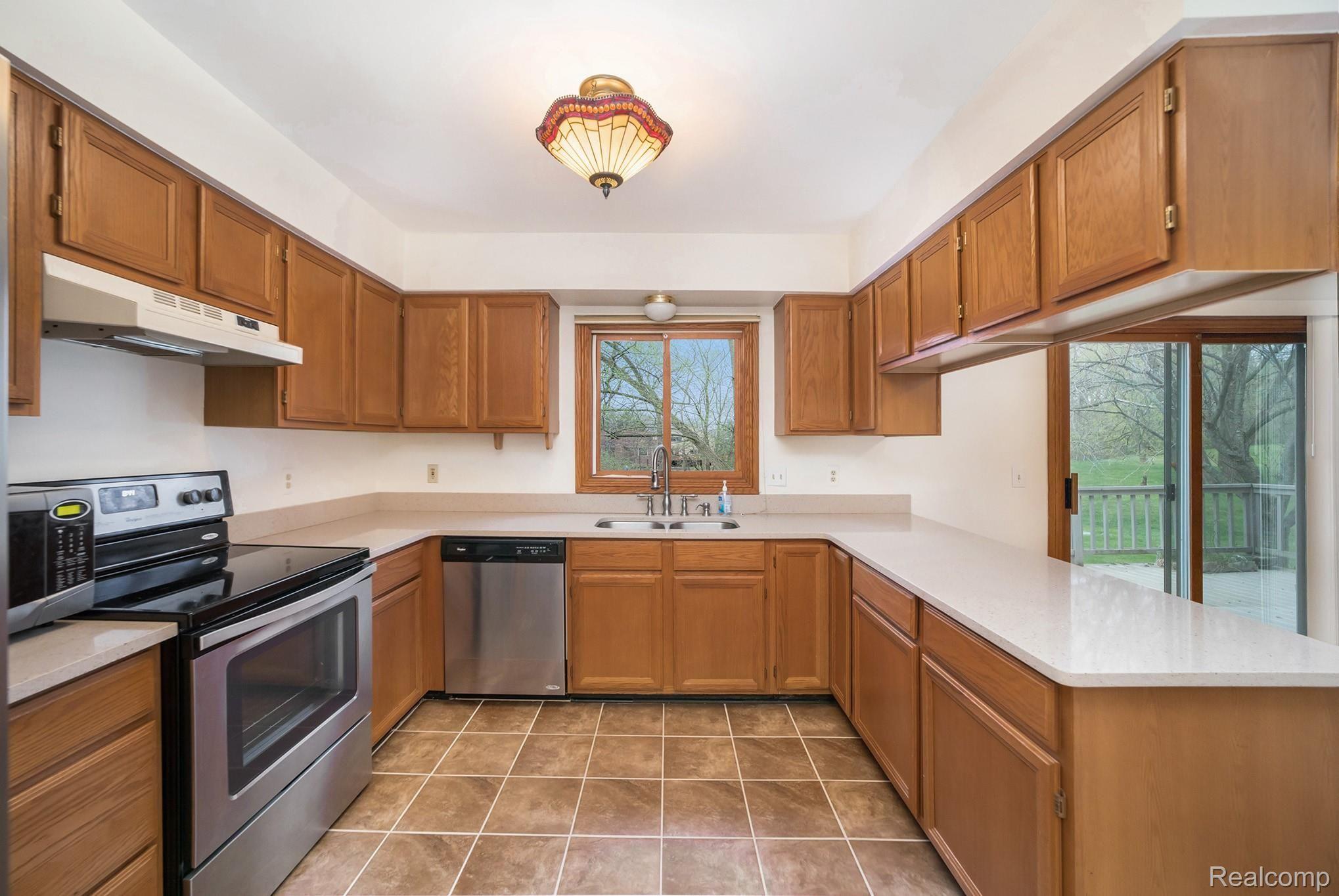2139 Rochelle Park Drive, Unit 73 Rochester, MI 48309 - Photo 8 of 34 017A6410.jpg