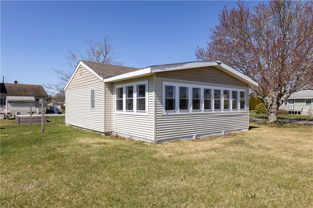 22 Rabbit Run Westerly, RI 02891 - Photo 3 of 31