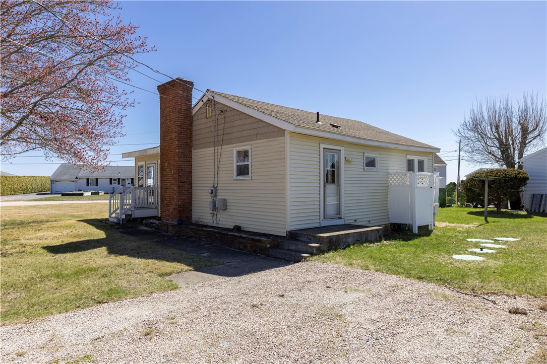 22 Rabbit Run Westerly, RI 02891 - Photo 4 of 31