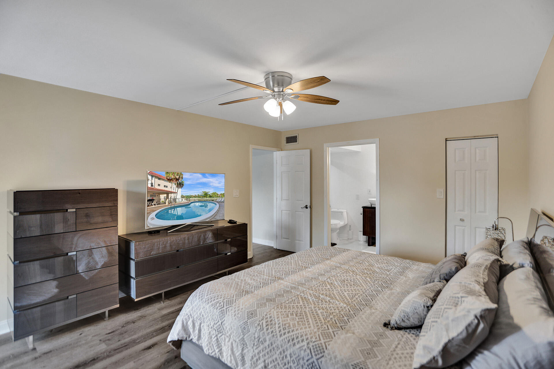 3601 Inverrary Drive, Unit 109 Lauderhill, FL 33319 - Photo 15 of 42 B27I5853