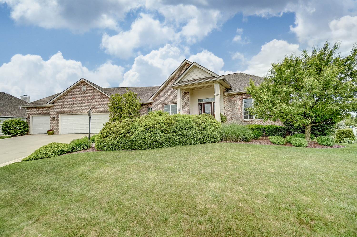 1725 Calais Road Fort Wayne, IN 46814 - Photo 2 of 36 Gallery Image 2
