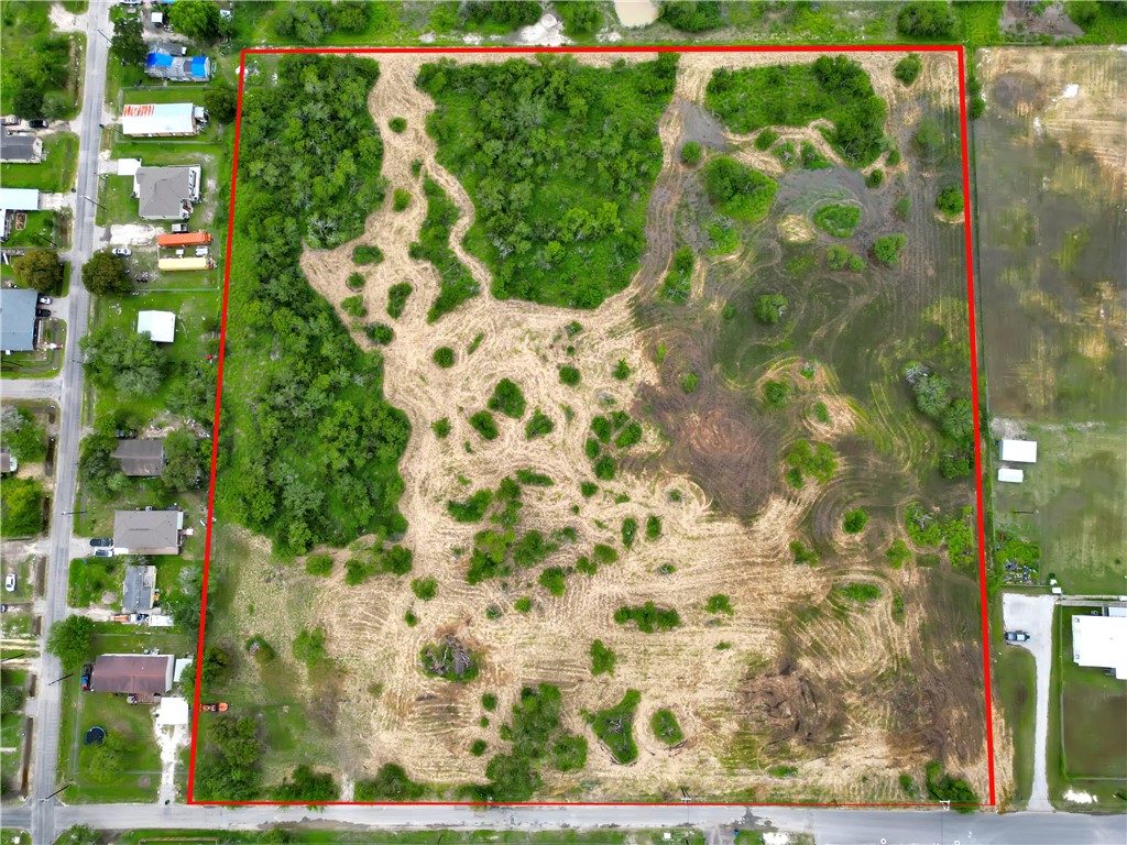 0 East 5th Street Sinton, TX 78387 - Photo 3 of 7 a view of a garden