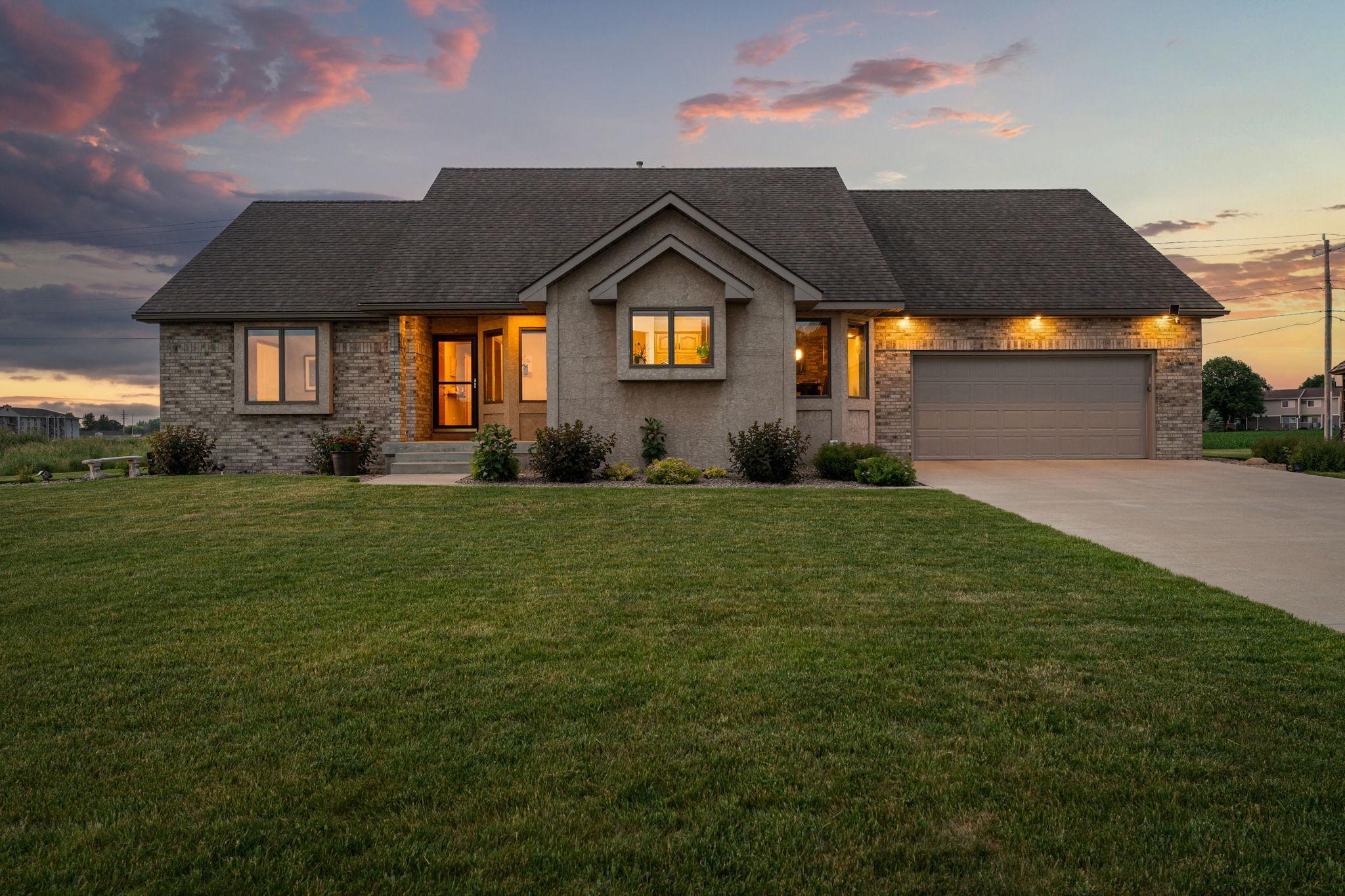 2908 5th Avenue Southwest Austin, MN 55912 - Photo 1 of 57