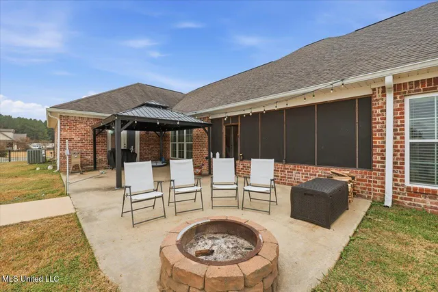 $689,900 | 712 Leesburg Road, Pelahatchie, MS 39145