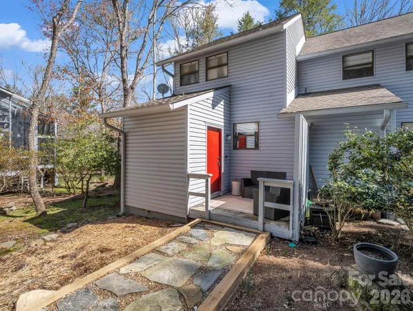 $369,000 | 45 Lakeside Villas Drive, Brevard, NC 28712