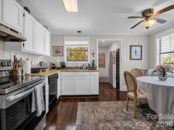$369,000 | 45 Lakeside Villas Drive, Brevard, NC 28712