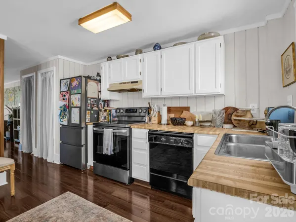 $369,000 | 45 Lakeside Villas Drive, Brevard, NC 28712