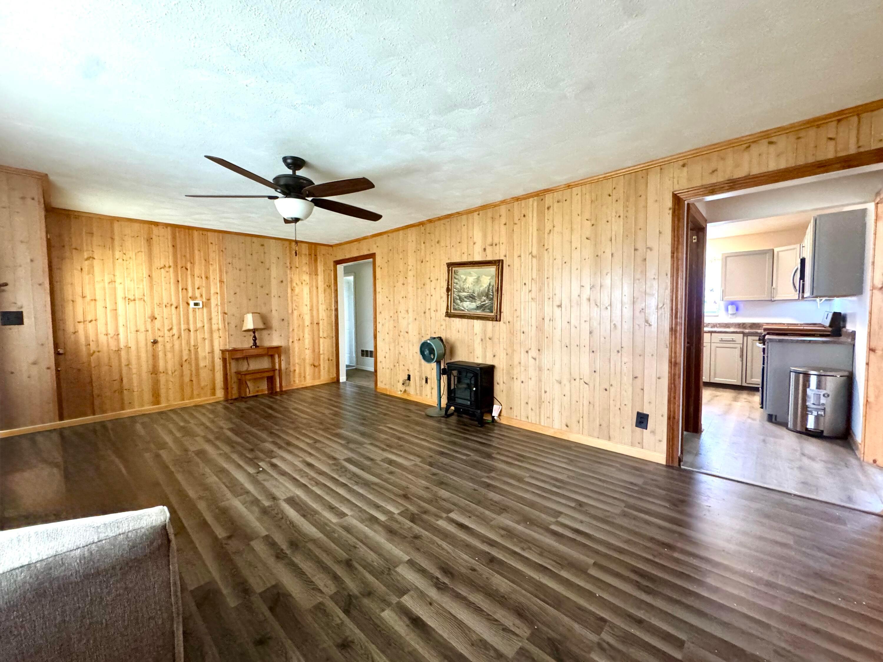 2999 5 Points Road Jackson, OH 45640 - Photo 26 of 52 Entry level living room
