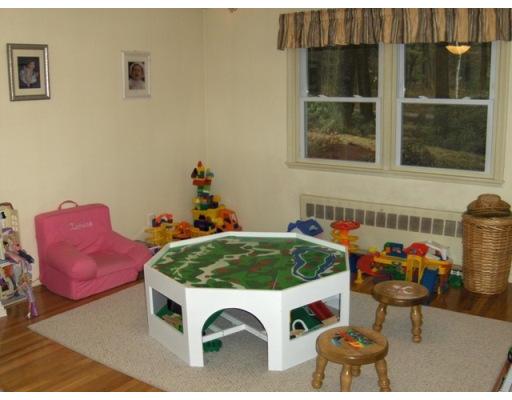 2 Wilson Road Bedford, MA 01730 - Photo 12 of 15 Gallery Image 12