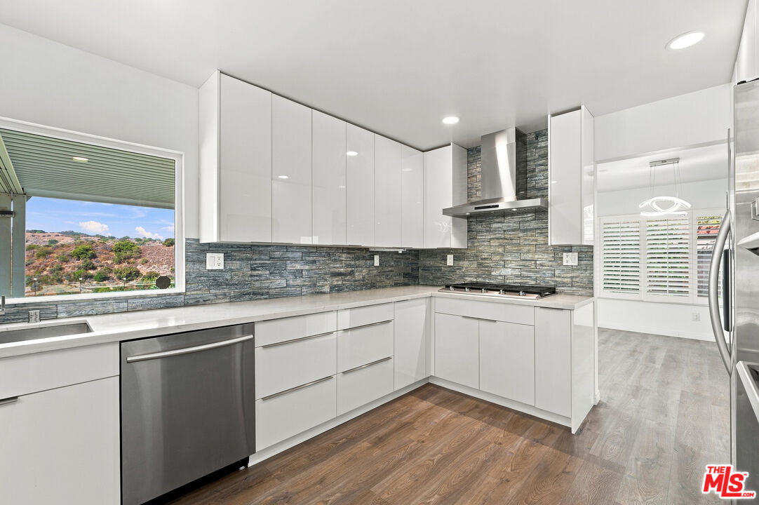 4355 Chaumont Road Los Angeles, CA 91364 - Photo 9 of 51 Gallery Image 9