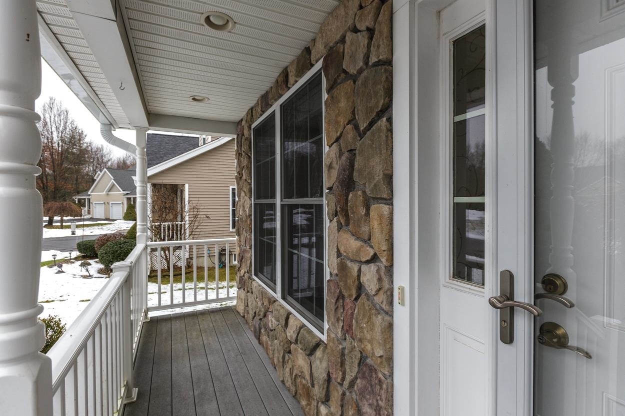 9 Arbor Circle Litchfield, NH 03052 - Photo 13 of 40