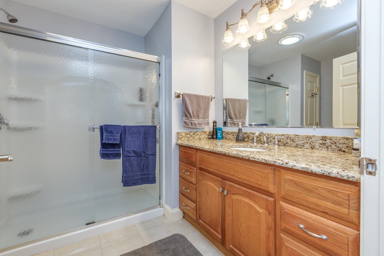 9 Arbor Circle Litchfield, NH 03052 - Photo 14 of 40