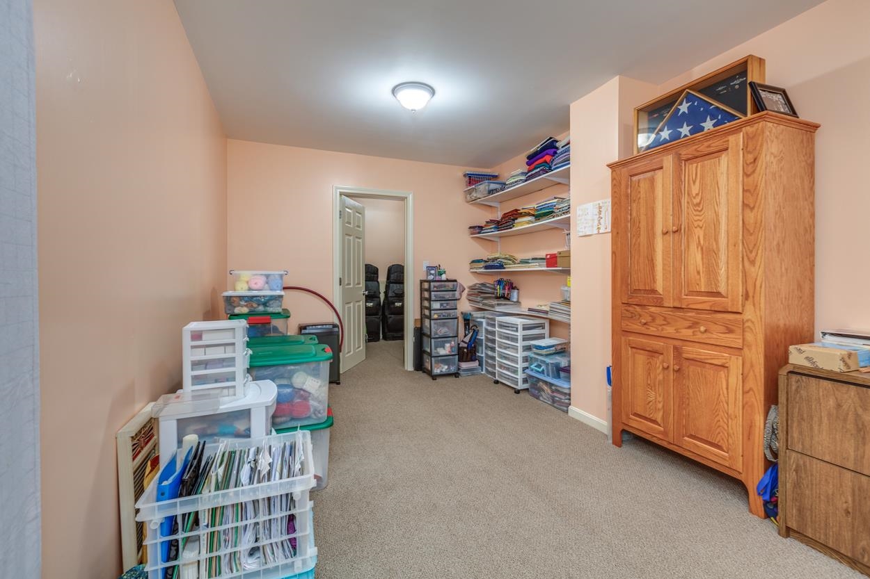 9 Arbor Circle Litchfield, NH 03052 - Photo 17 of 40