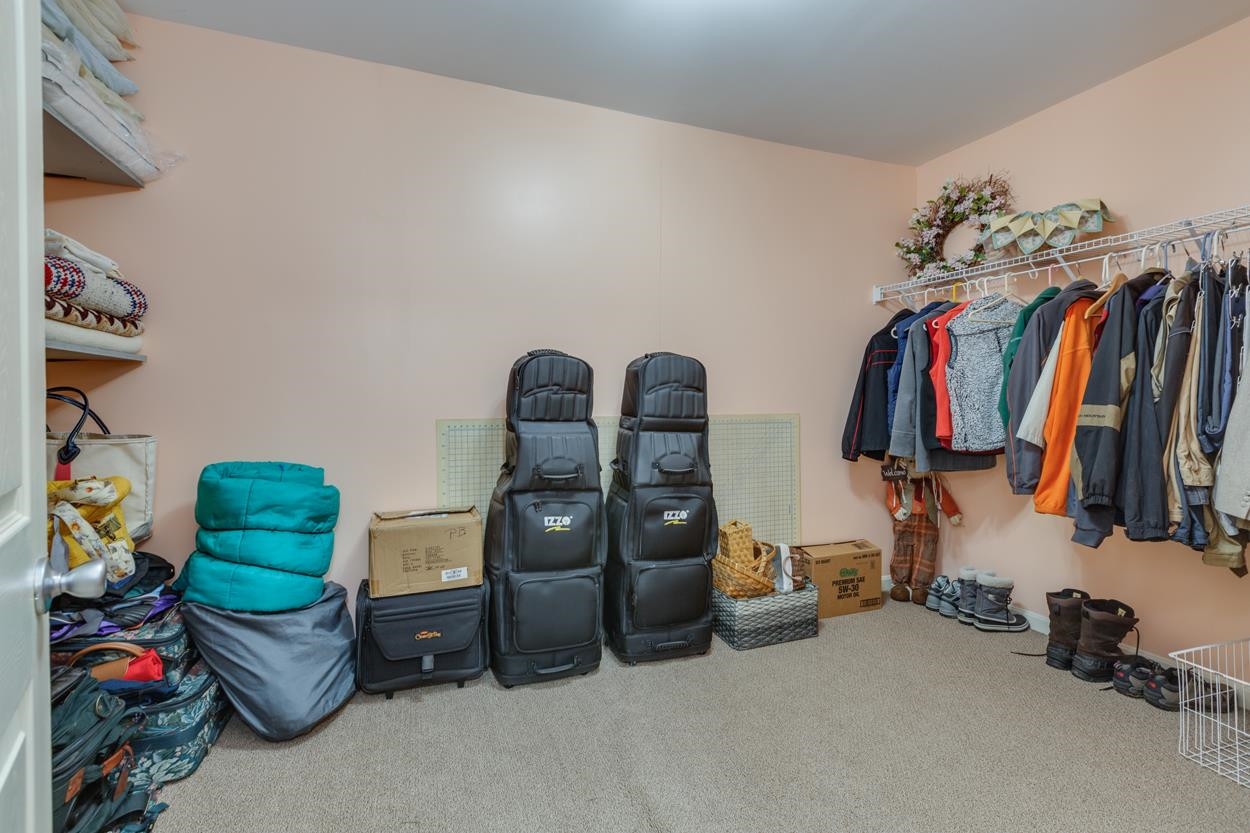 9 Arbor Circle Litchfield, NH 03052 - Photo 19 of 40