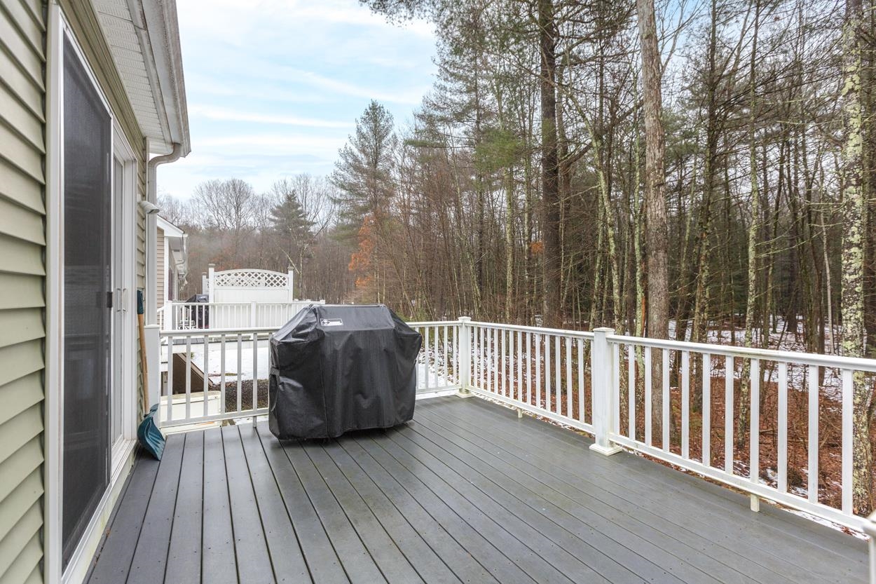 9 Arbor Circle Litchfield, NH 03052 - Photo 29 of 40