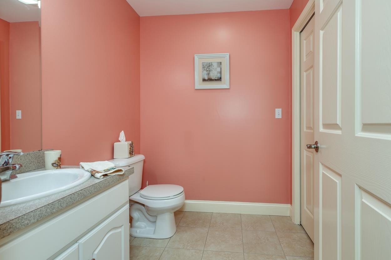 9 Arbor Circle Litchfield, NH 03052 - Photo 3 of 40