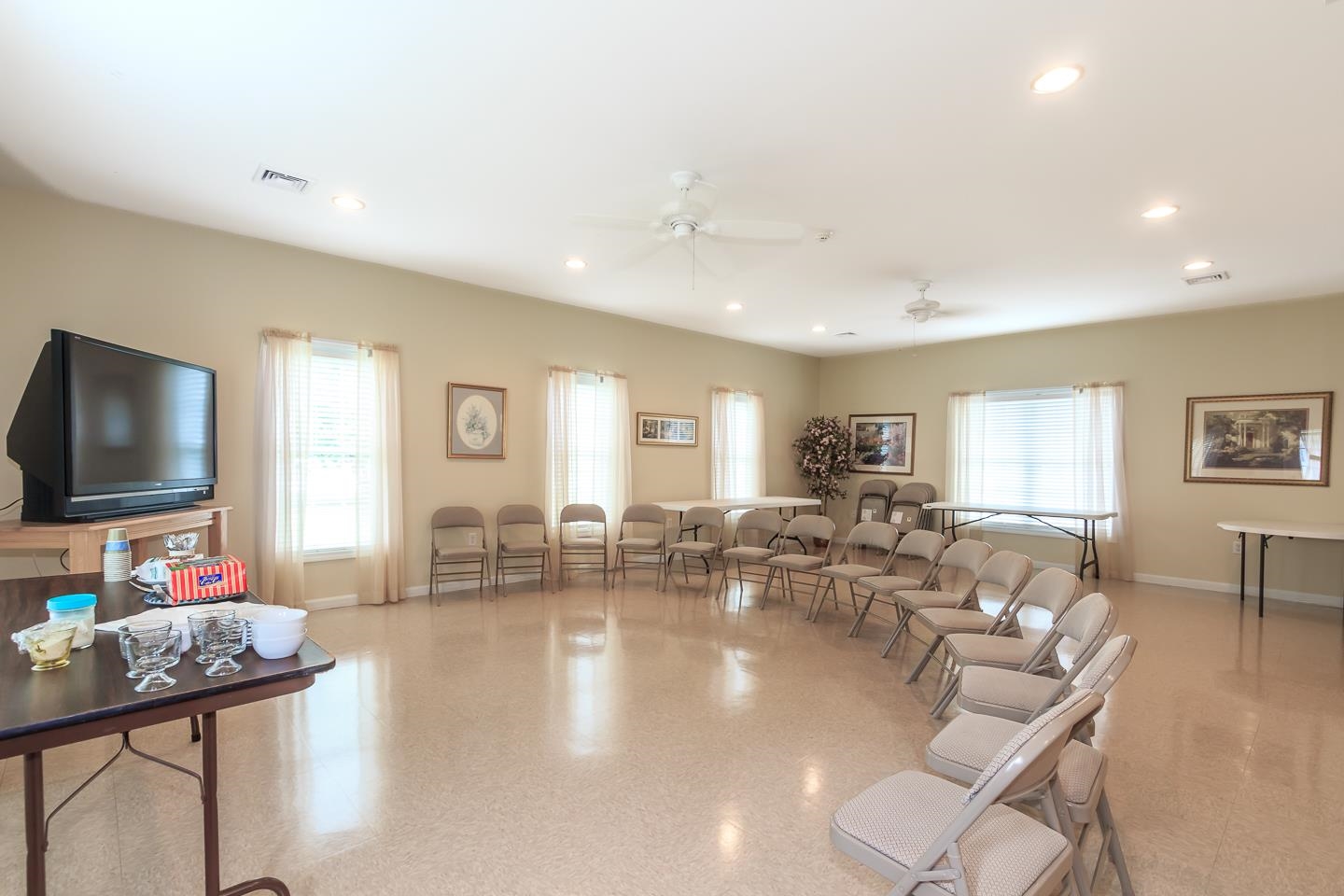 9 Arbor Circle Litchfield, NH 03052 - Photo 33 of 40